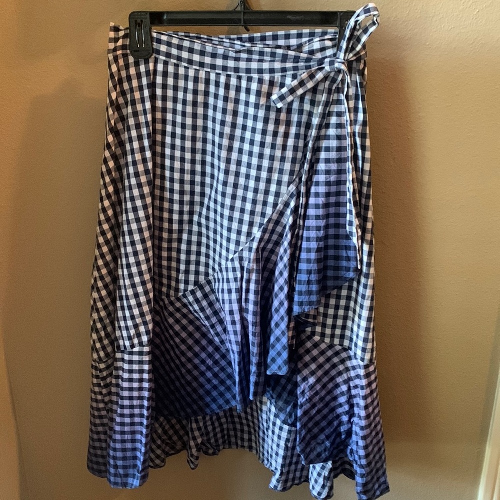 Badgley Mischka navy and white ombré gingham hi low  wrap skirt. Size small